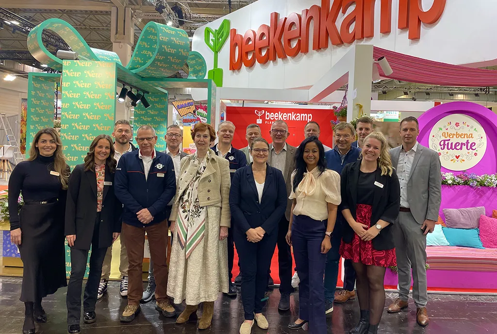 Groepsfoto met collega's van Beekenkamp op IPM Essen 2025.